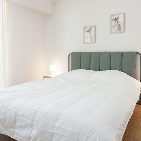 Modern 1 Bd Balcony Apt Near Metro In Kato Patisia Атина Екстериор снимка