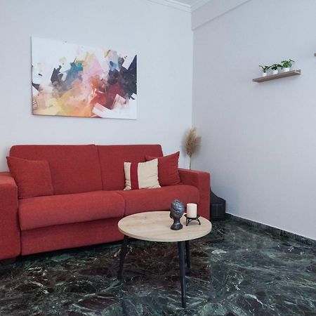Modern 1 Bd Balcony Apt Near Metro In Kato Patisia Атина Екстериор снимка