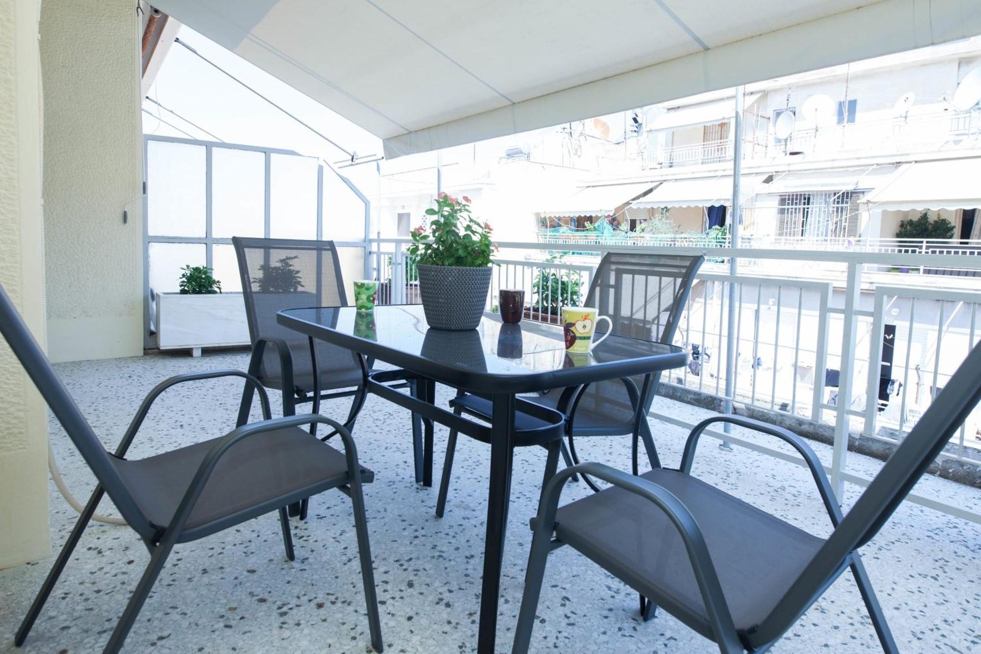 Modern 1 Bd Balcony Apt Near Metro In Kato Patisia Атина Екстериор снимка