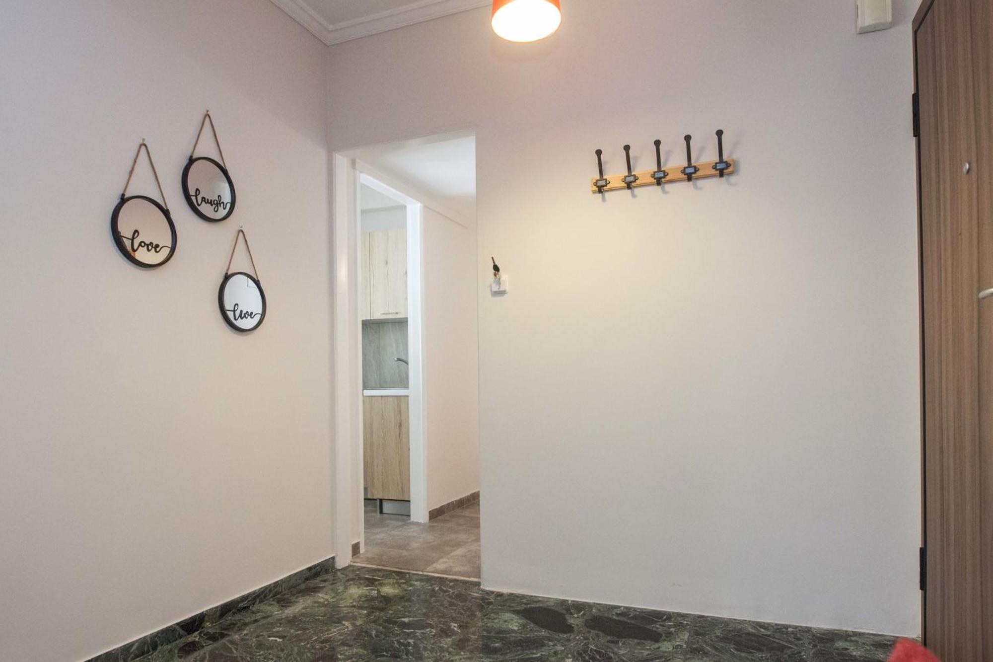 Modern 1 Bd Balcony Apt Near Metro In Kato Patisia Атина Екстериор снимка