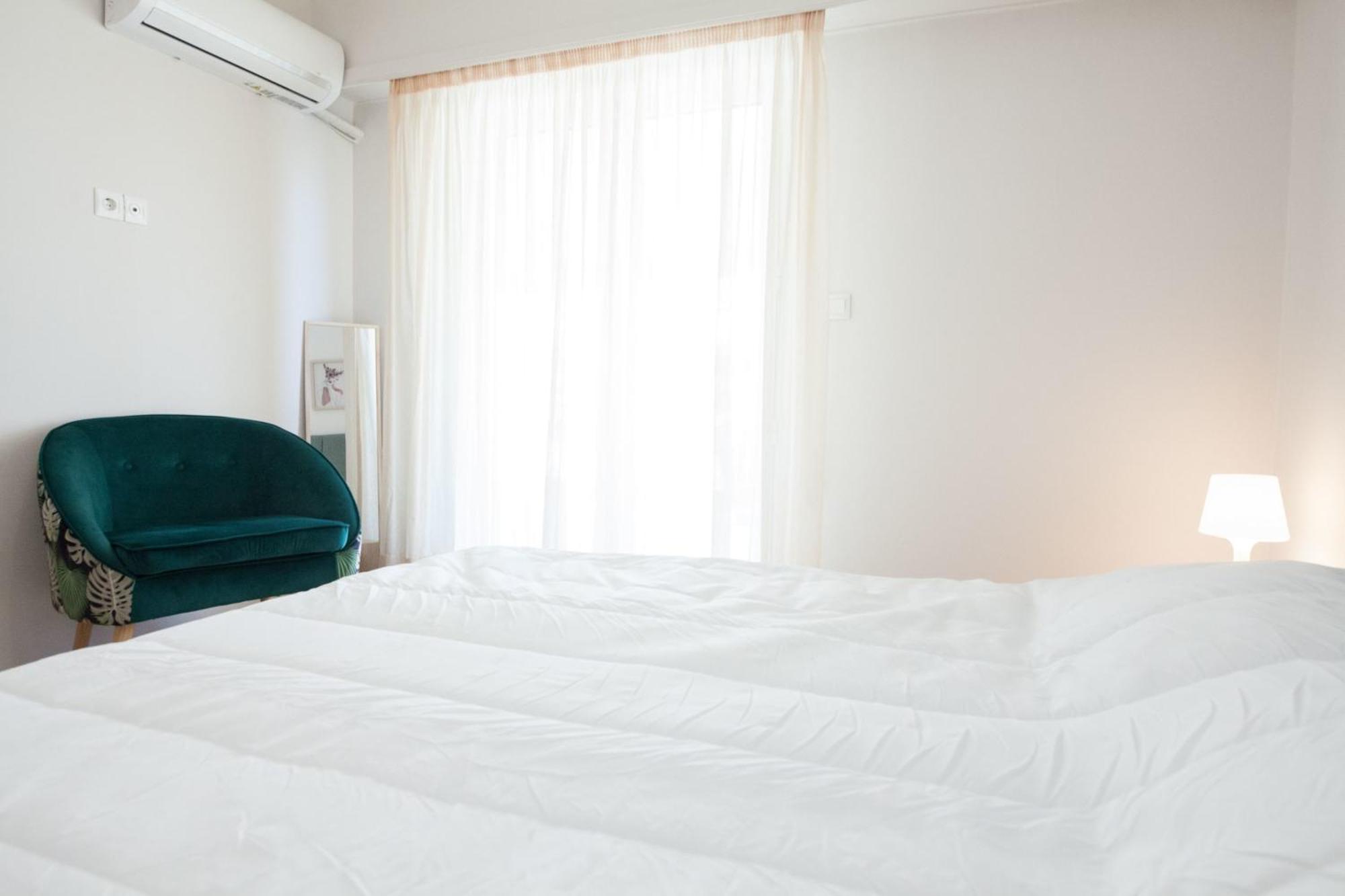 Modern 1 Bd Balcony Apt Near Metro In Kato Patisia Атина Екстериор снимка